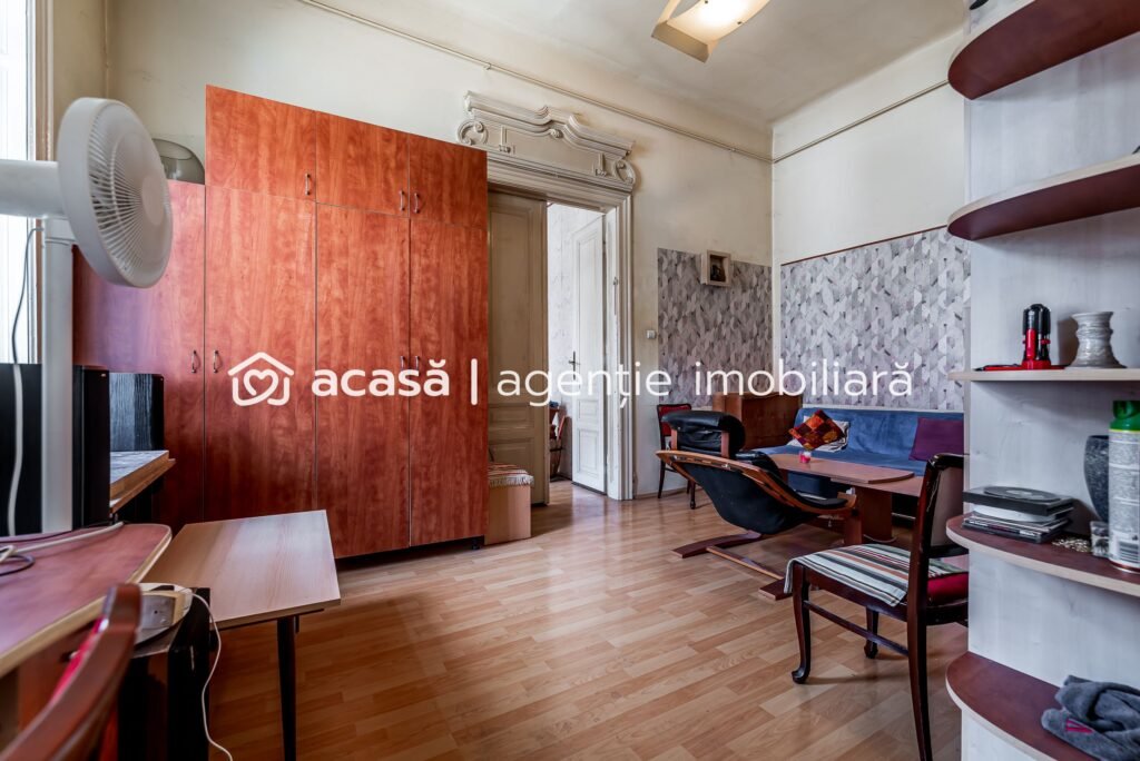Apartament 98 mp pe bulevardul Decebal, fatada renovata Comision 0 De vânzare Apartament 98 mp pe bulevardul Decebal, fatada renovata Comision 0 în zona Ultracentral 2 camere 1 dormitor Arad 1