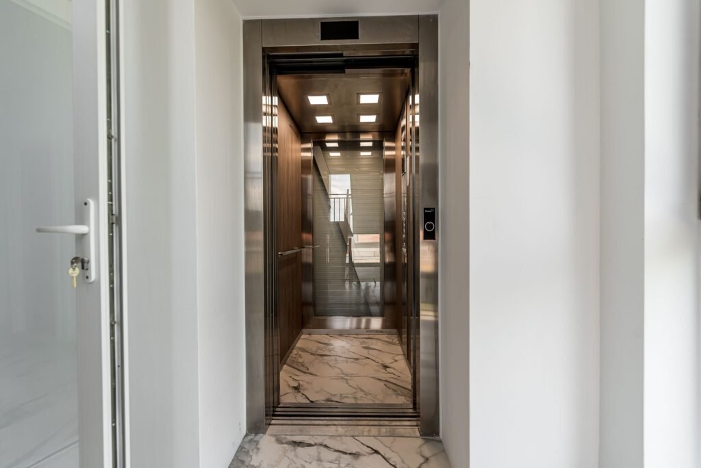 De vânzare Apartament cu 2 camere, bloc nou, Subcetate, Arad în zona Subcetate 2 camere 1 dormitor Arad 1