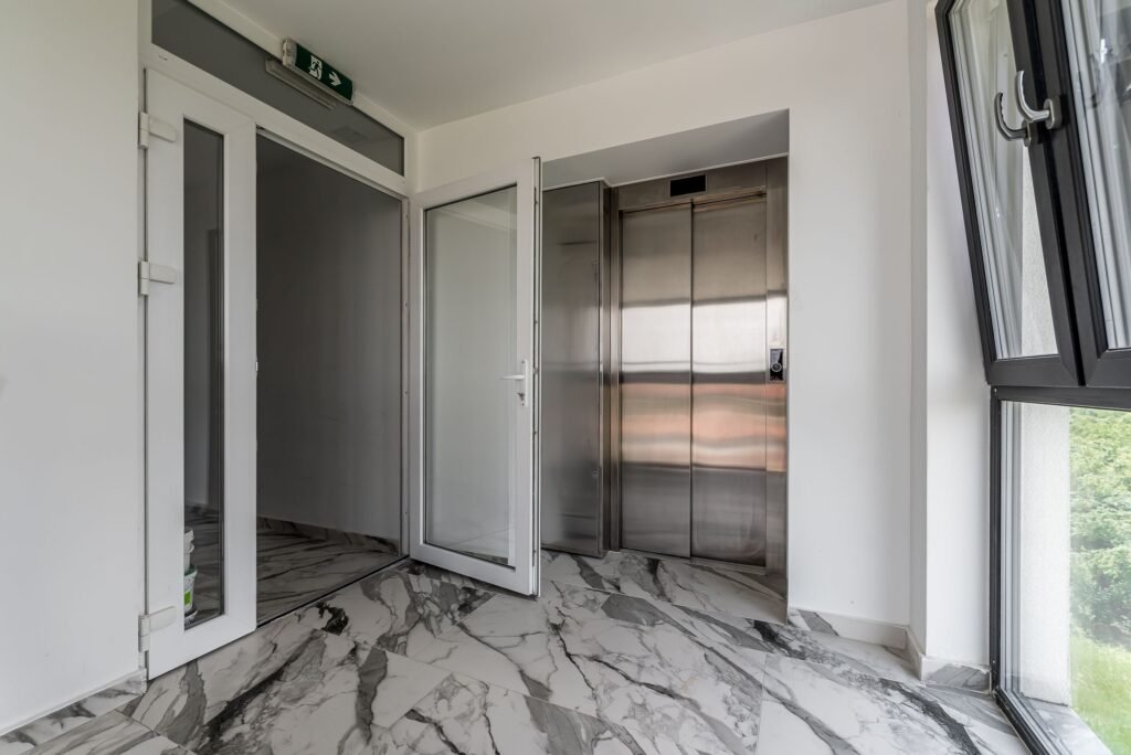 De vânzare Apartament cu 2 camere, bloc nou, Subcetate, Arad în zona Subcetate 2 camere 1 dormitor Arad 1