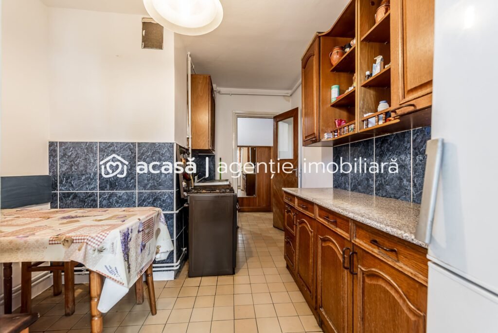 De vânzare Apartament cu 3 camere, etaj 2 – Zona Vlaicu, Lebăda - COMISION 0 în zona Aurel Vlaicu 3 camere 2 dormitoare Arad 1