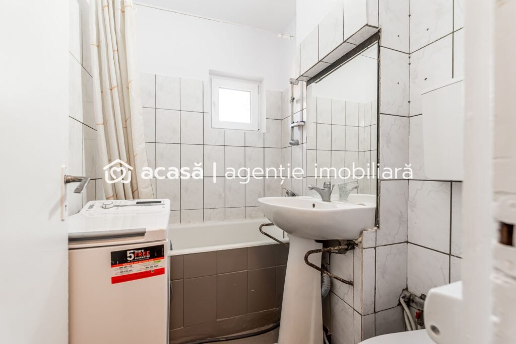 De vânzare Apartament cu 3 camere, etaj 2 – Zona Vlaicu, Lebăda - COMISION 0 în zona Aurel Vlaicu 3 camere 2 dormitoare Arad 1