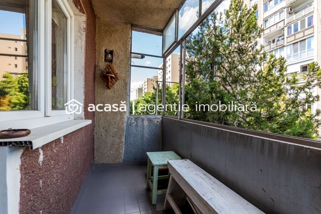De vânzare Apartament cu 3 camere, etaj 2 – Zona Vlaicu, Lebăda - COMISION 0 în zona Aurel Vlaicu 3 camere 2 dormitoare Arad 1
