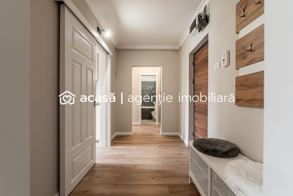 De vânzare Apartament ultrafinisat la cheie cu 2 camere decomandat Piata Mica în zona Ultracentral 2 camere 1 dormitor Arad 1