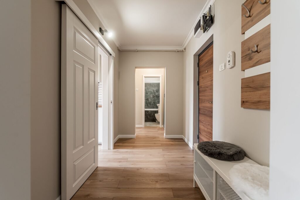 De vânzare Apartament ultrafinisat la cheie cu 2 camere decomandat Piata Mica în zona Ultracentral 2 camere 1 dormitor Arad 1