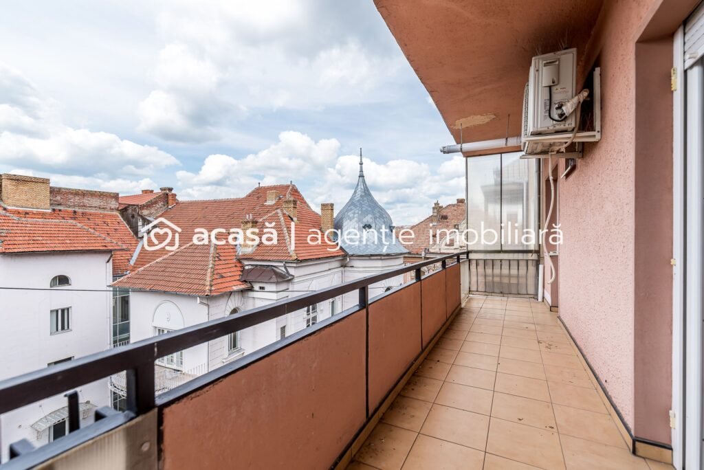De vânzare Apartament ultrafinisat la cheie cu 2 camere decomandat Piata Mica în zona Ultracentral 2 camere 1 dormitor Arad 1