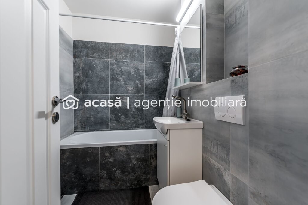 De vânzare Apartament ultrafinisat la cheie cu 2 camere decomandat Piata Mica în zona Ultracentral 2 camere 1 dormitor Arad 1