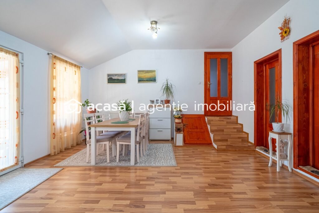 De vânzare Casă spațioasă cu teren generos în Felnac – la 18 km de Arad în zona Arad 5 camere 3 dormitoare Arad 1