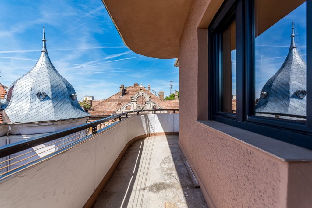 De vânzare Rezervat Apartament ultracentral cu 4 camere renovat recent Comision 0 în zona Central 4 camere 3 dormitoare Arad 1