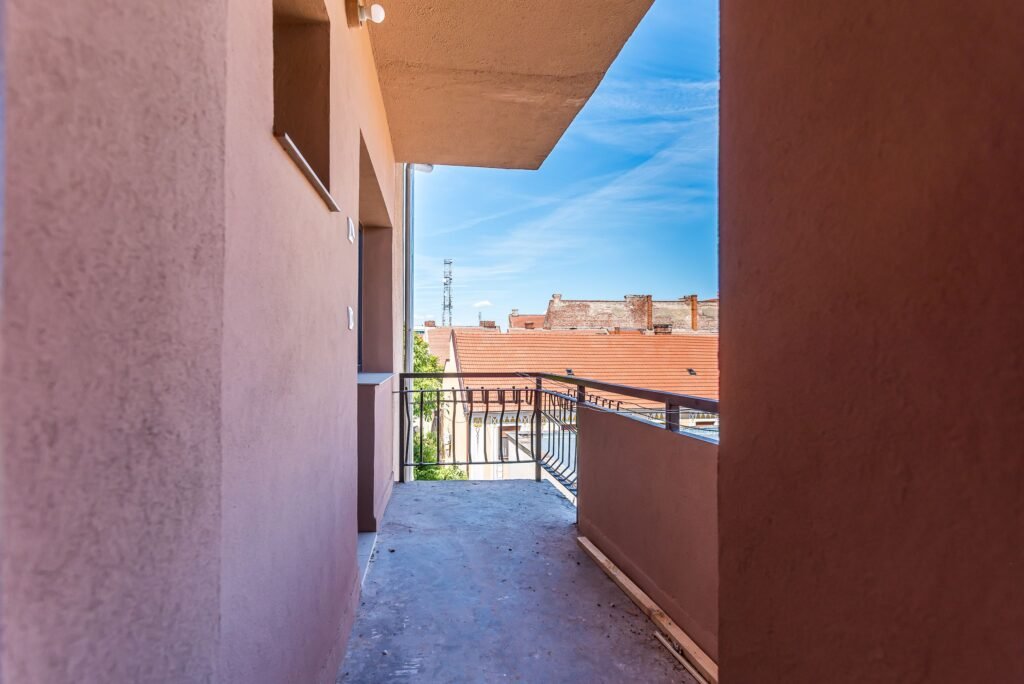De vânzare Rezervat Apartament ultracentral cu 4 camere renovat recent Comision 0 în zona Central 4 camere 3 dormitoare Arad 1