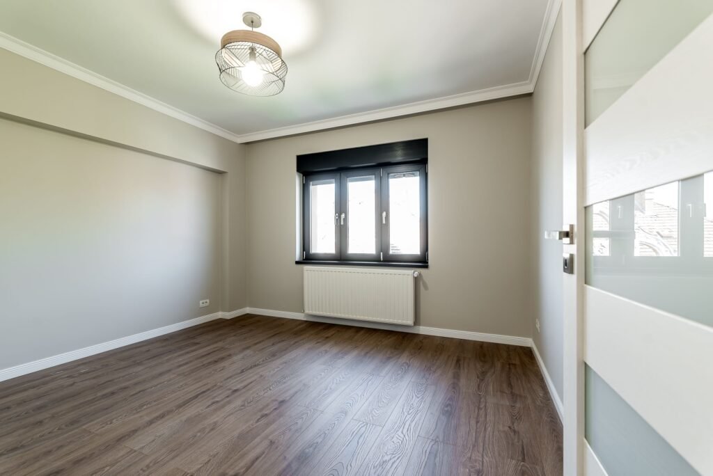 De vânzare Rezervat Apartament ultracentral cu 4 camere renovat recent Comision 0 în zona Central 4 camere 3 dormitoare Arad 1