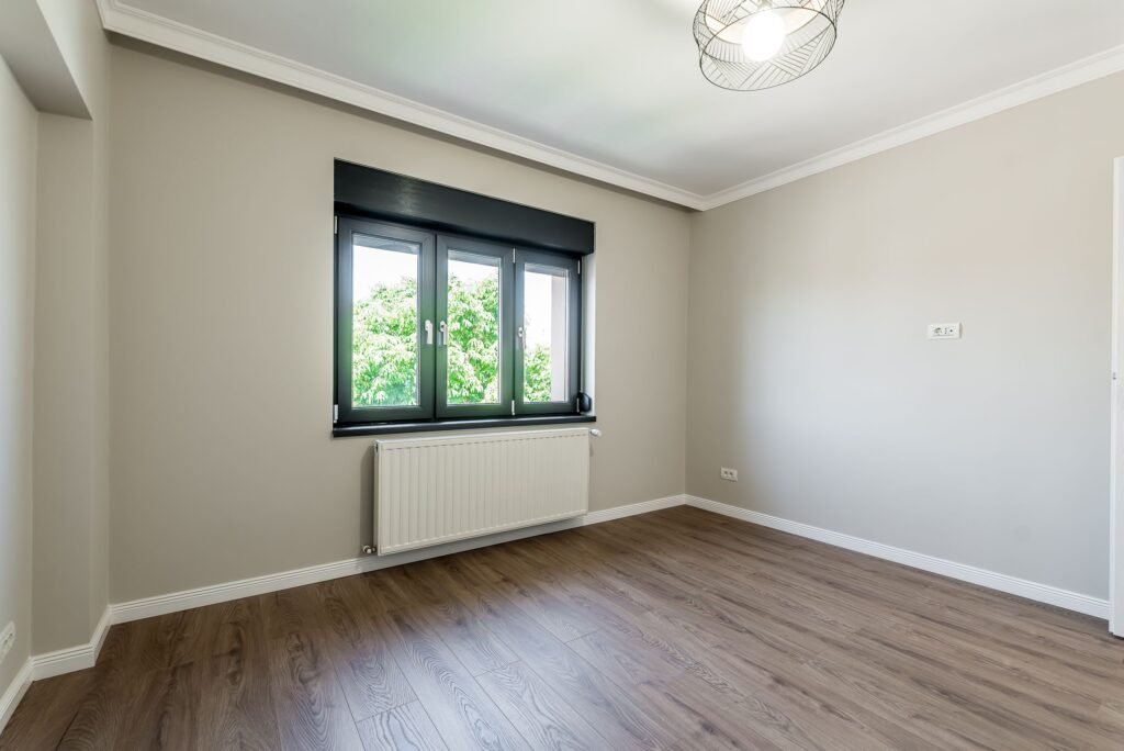 De vânzare Rezervat Apartament ultracentral cu 4 camere renovat recent Comision 0 în zona Central 4 camere 3 dormitoare Arad 1