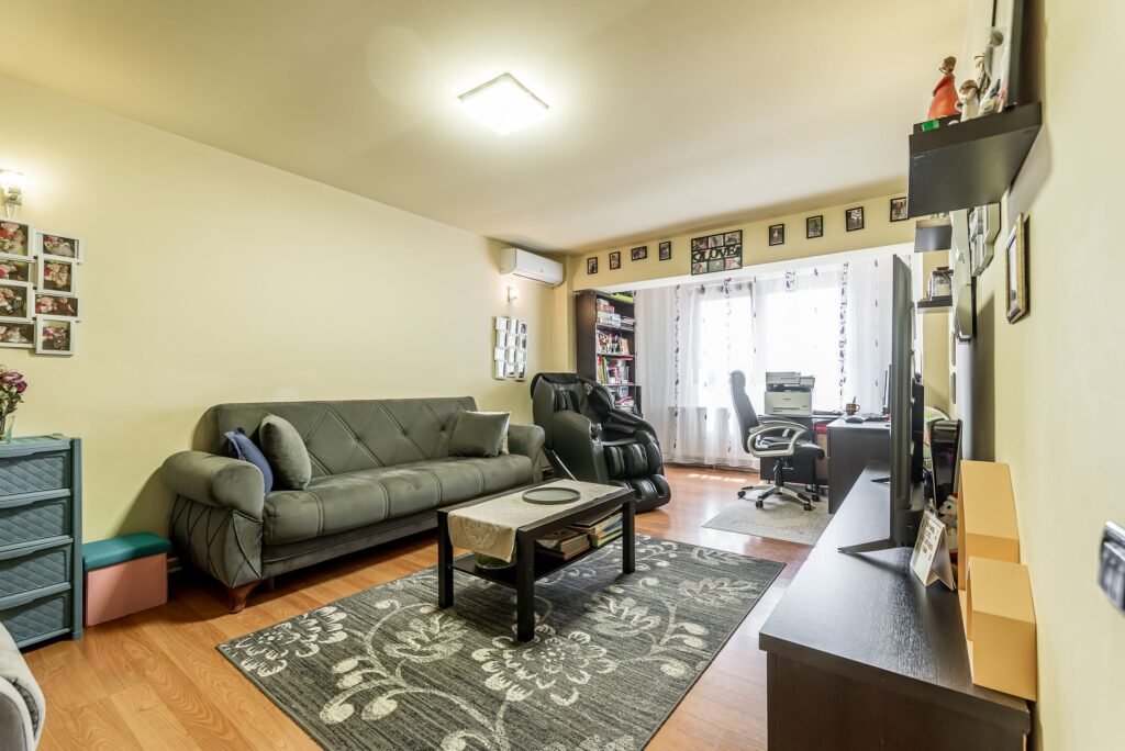Apartament 4 camere – Micalaca, Arad – Etaj 2 De vânzare Apartament 4 camere – Micalaca, Arad – Etaj 2 în zona Micalaca 4 camere 3 dormitoare Arad 1