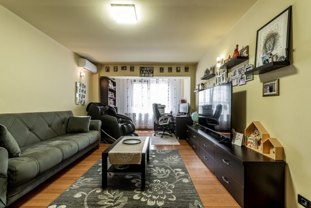 Apartament 4 camere – Micalaca, Arad – Etaj 2 De vânzare Apartament 4 camere – Micalaca, Arad – Etaj 2 în zona Micalaca 4 camere 3 dormitoare Arad 1