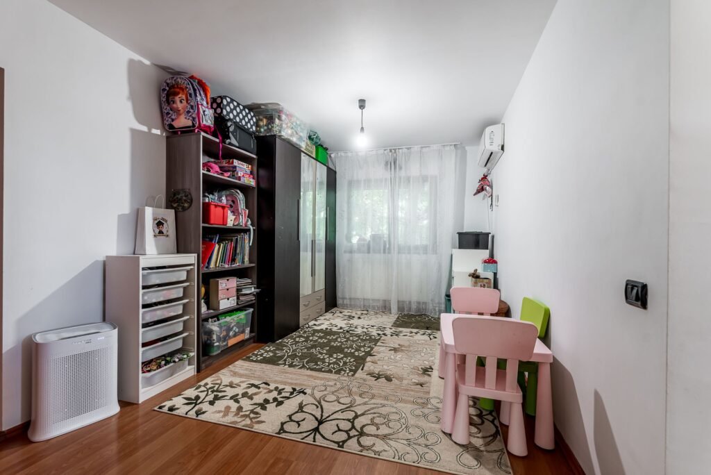 Apartament 4 camere – Micalaca, Arad – Etaj 2 De vânzare Apartament 4 camere – Micalaca, Arad – Etaj 2 în zona Micalaca 4 camere 3 dormitoare Arad 1