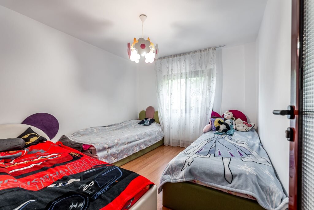 Apartament 4 camere – Micalaca, Arad – Etaj 2 De vânzare Apartament 4 camere – Micalaca, Arad – Etaj 2 în zona Micalaca 4 camere 3 dormitoare Arad 1