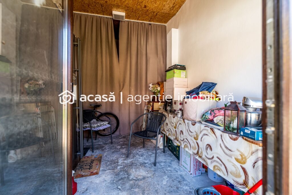 Apartament în centru cu acces auto și garaj propriu De vânzare Apartament în centru cu acces auto și garaj propriu în zona Central 2 camere 1 dormitor Arad 1