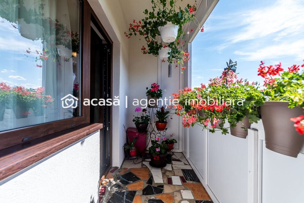 De vânzare Apartament renovat cu 2 camere Micalaca etaj 3 Comision 0 în zona Micalaca 2 camere 1 dormitor Arad 1