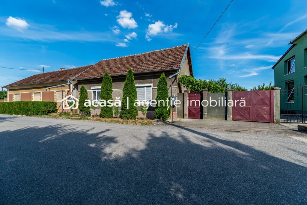 De vânzare Casa 3 camere, bucatarie si baie, in zona centrala din Chisineu-Cris în zona Central 3 camere 2 dormitoare Arad 1