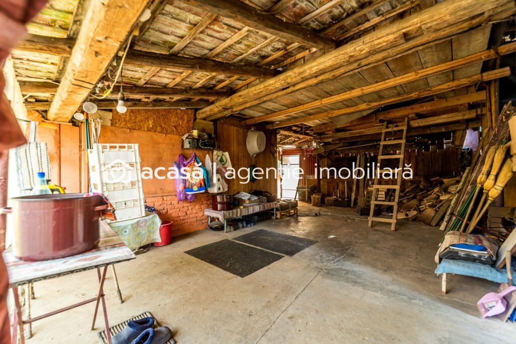 De vânzare Casa 3 camere, bucatarie si baie, in zona centrala din Chisineu-Cris în zona Central 3 camere 2 dormitoare Arad 1