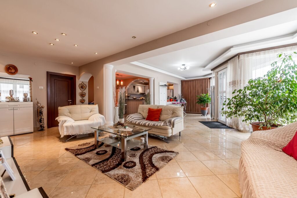 De vânzare Casa 4 camere - langa str. Petru Rares, Gradiste - COMISION 0 în zona Gradiste 4 camere 3 dormitoare Arad 1