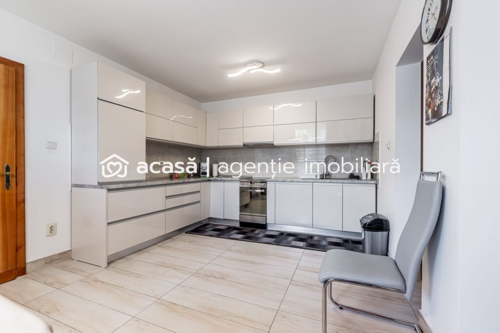 Casa 4 camere – langa str. Petru Rares, Gradiste – COMISION 0 De vânzare Casa 4 camere - langa str. Petru Rares, Gradiste - COMISION 0 în zona Gradiste 4 camere 3 dormitoare Arad 1