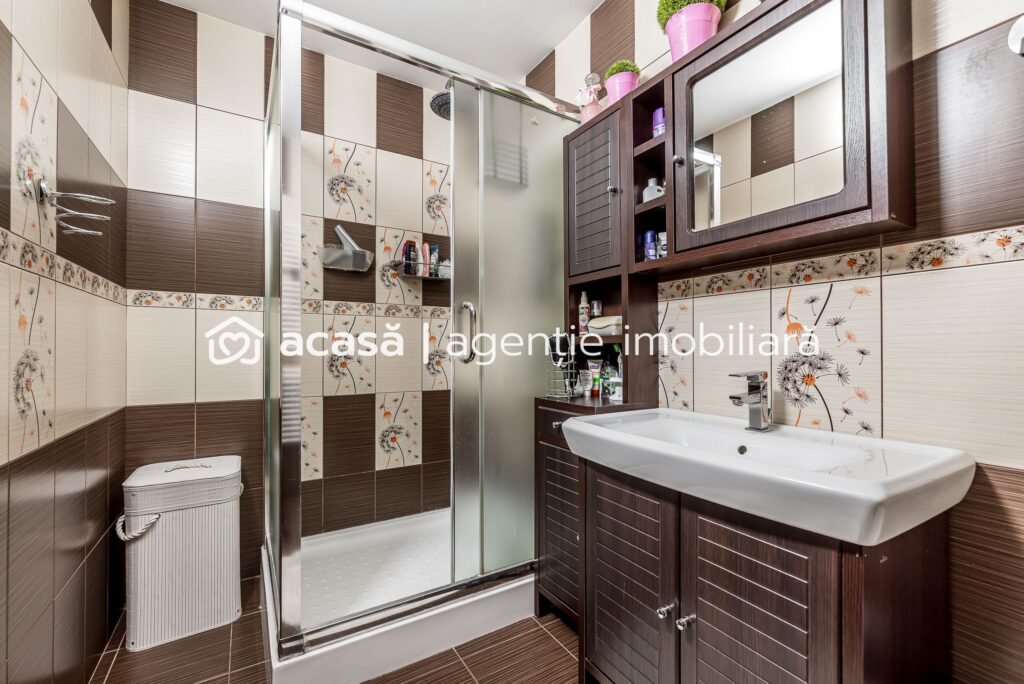 Casa 4 camere – langa str. Petru Rares, Gradiste – COMISION 0 De vânzare Casa 4 camere - langa str. Petru Rares, Gradiste - COMISION 0 în zona Gradiste 4 camere 3 dormitoare Arad 1