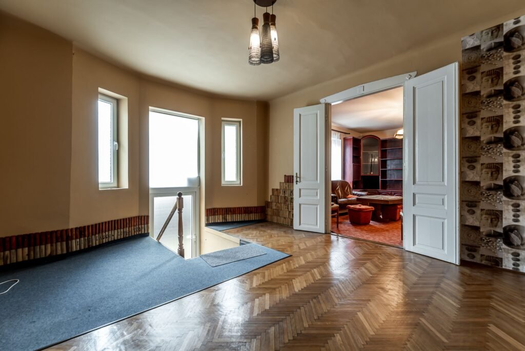 Casa Solida cu Mansarda in Zona Excelenta Parneava De vânzare Casa Solida cu Mansarda in Zona Excelenta Parneava în zona Parneava 4 camere 3 dormitoare Arad 1