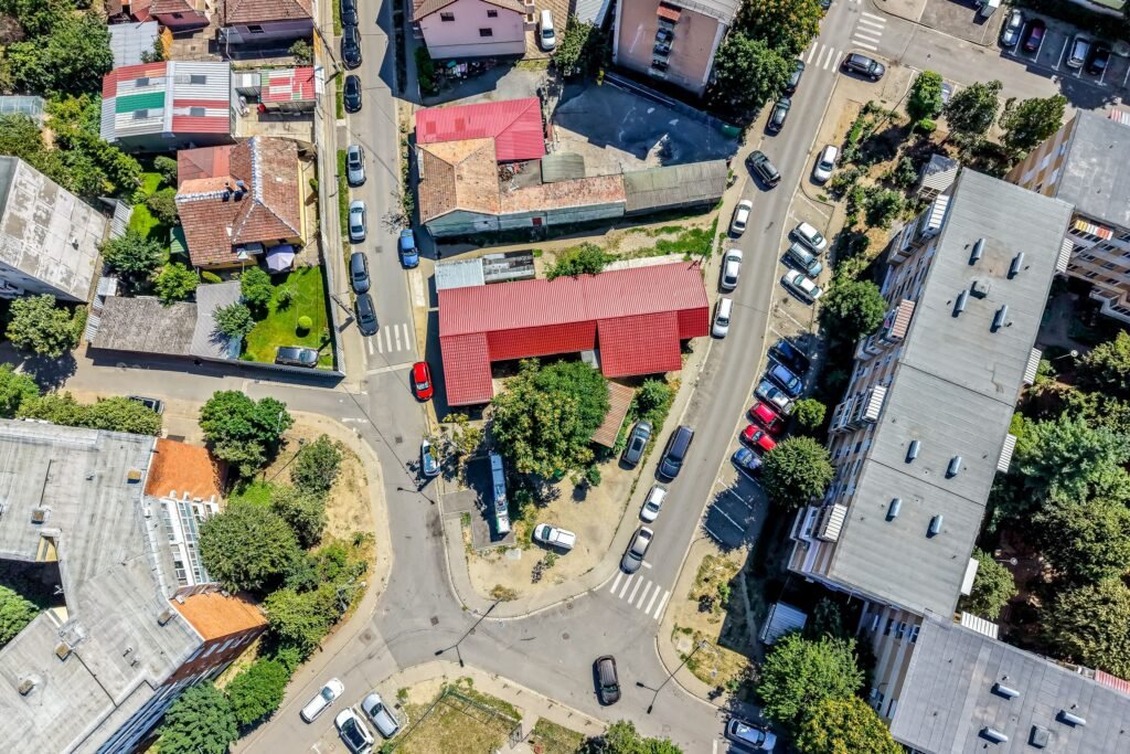 Casă individuală cu potențial comercial excelent in cartierul Vlaicu De vânzare Casă individuală cu potențial comercial excelent in cartierul Vlaicu în zona Aurel Vlaicu 8 camere Arad 1