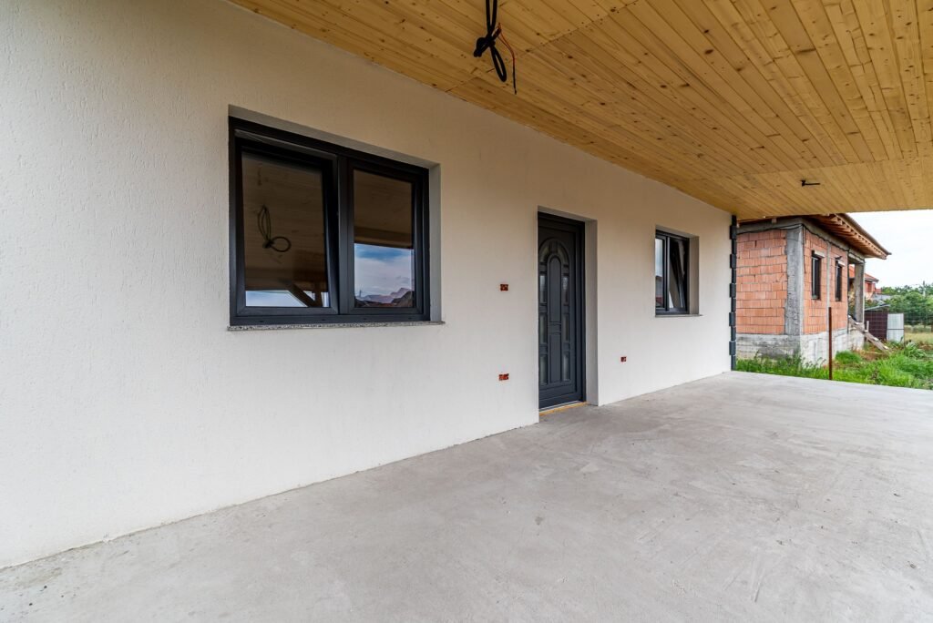Casă nouă 4 camere, ideală pentru familie. Toate utilitățile De vânzare Casă nouă 4 camere, ideală pentru familie. Toate utilitățile în zona Arad 4 camere 3 dormitoare Arad 1