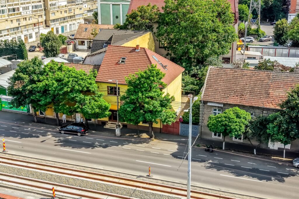 De vânzare Imobil versatil D+P+E+M | Arteră principală Arad | Curte cu acces auto în zona Polivalenta 10 camere 3 dormitoare Arad 1