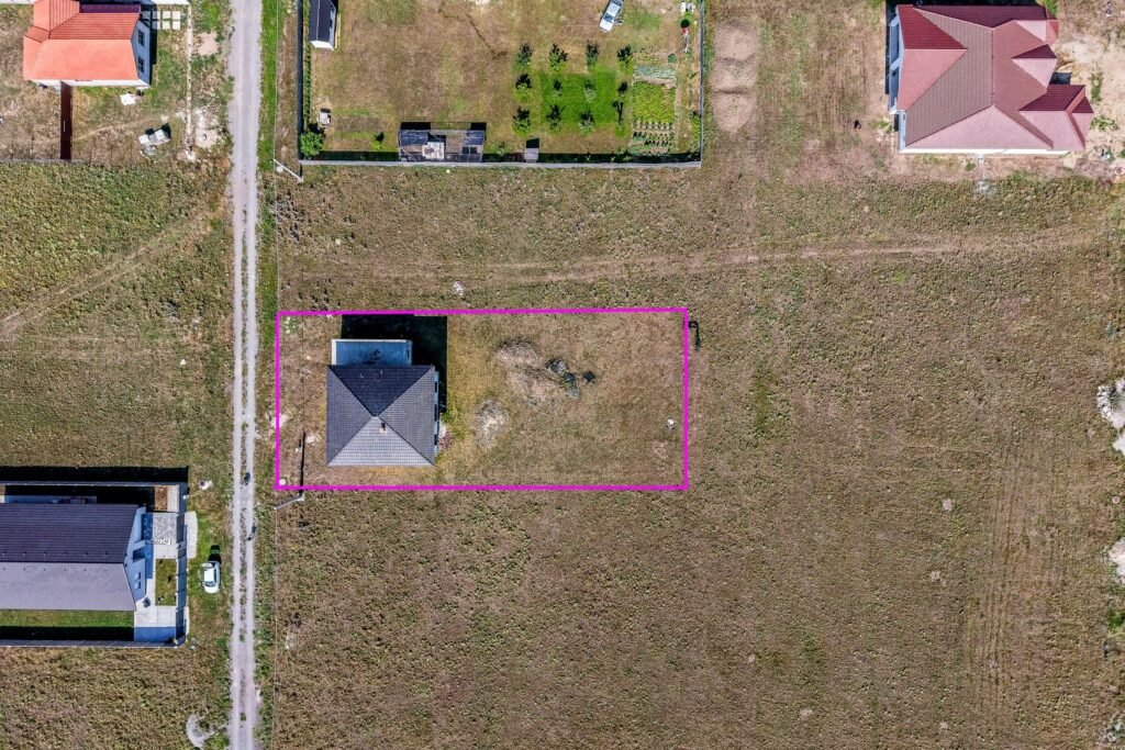 Vilă cu 5 camere | teren 1000 mp | cartier San Paolo (lângă Westfield) De vânzare Vilă cu 5 camere | teren 1000 mp | cartier San Paolo (lângă Westfield) în zona Gai 5 camere 3 dormitoare Arad 1