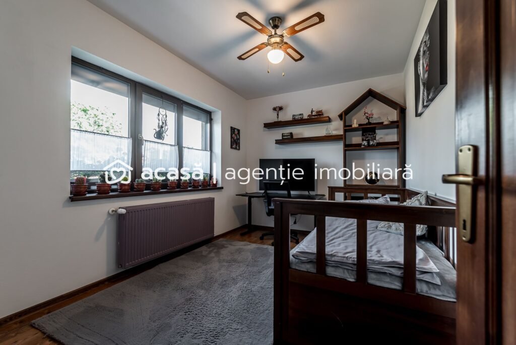 De vânzare Vilă superbă la sol de vânzare in Zadareni Comision 0 în zona Arad 5 camere 3 dormitoare Arad 1