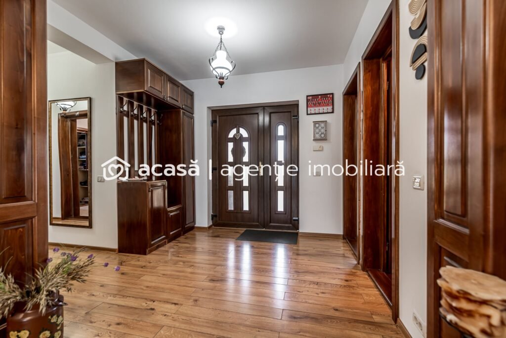 De vânzare Vilă superbă la sol de vânzare in Zadareni Comision 0 în zona Arad 5 camere 3 dormitoare Arad 1
