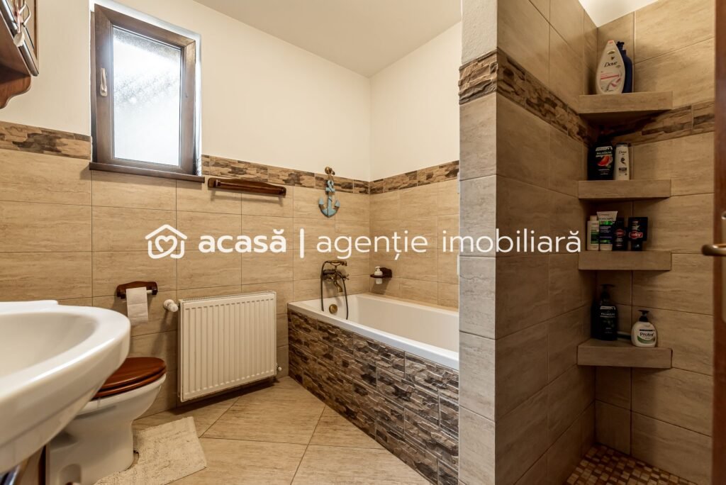 De vânzare Vilă superbă la sol de vânzare in Zadareni Comision 0 în zona Arad 5 camere 3 dormitoare Arad 1