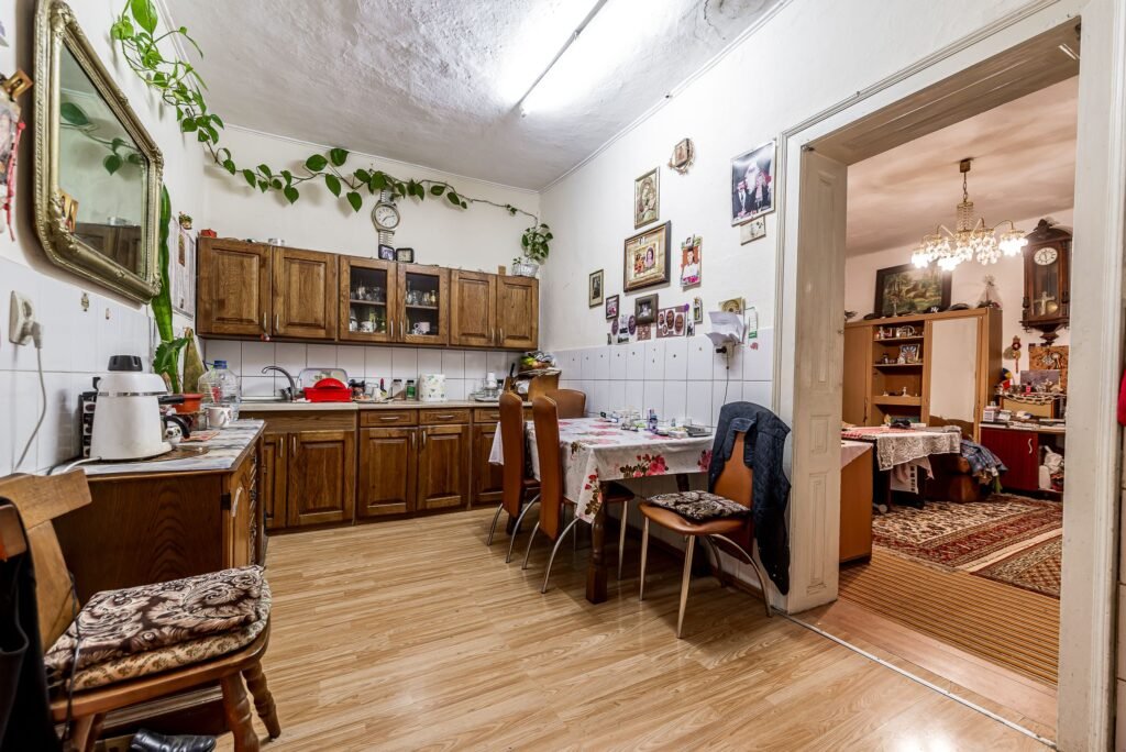 🏡 Casă nemțească autentică în Frumușeni – Fântânele, la 20 km de Arad De vânzare 🏡 Casă nemțească autentică în Frumușeni – Fântânele, la 20 km de Arad în zona Arad 3 camere 2 dormitoare Arad 1