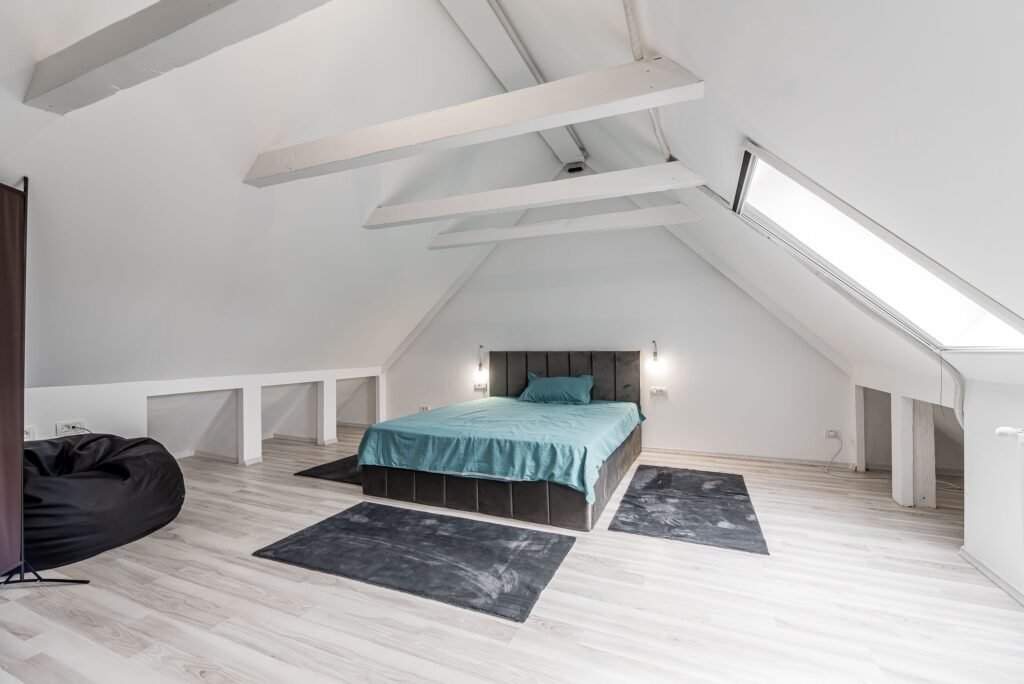 Casa 6 camere – teren 558 mp – Centrul Aradului – COMISION 0 De vânzare Casa 6 camere - teren 558 mp - Centrul Aradului - COMISION 0 în zona Central 6 camere 4 dormitoare Arad 1